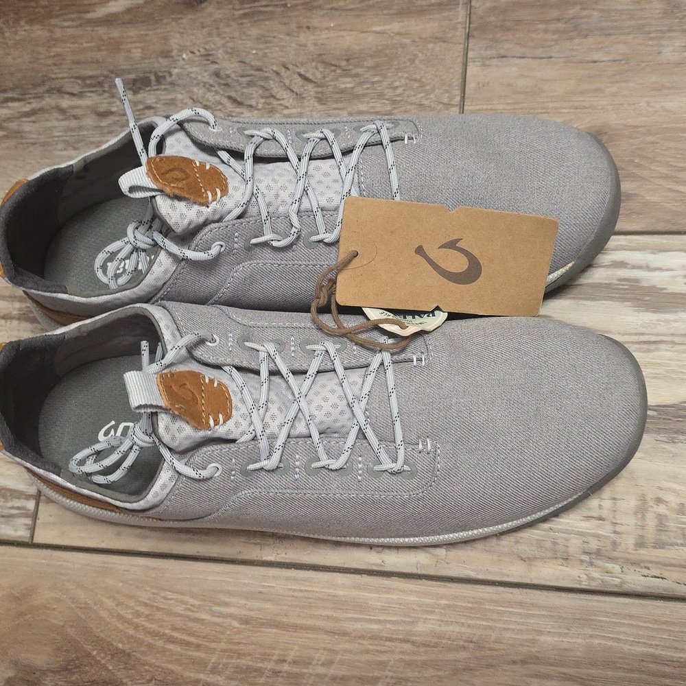 NWT Men's OluKai "NANEA LI" in Color Pale Grey/Vapor. Size 12M